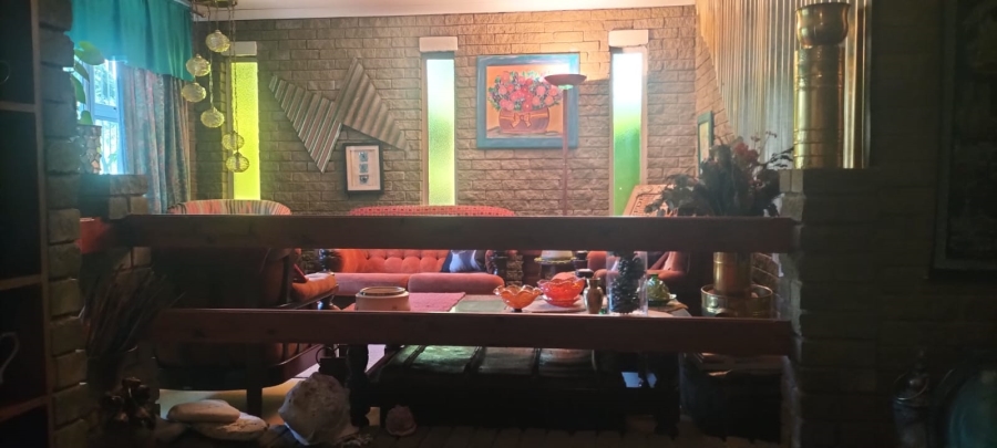 5 Bedroom Property for Sale in Langenhovenpark Free State